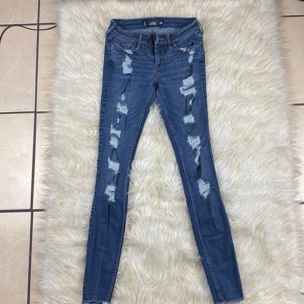 Hollister Ripped Raw Hem Low Rise3/26 Super Skinny